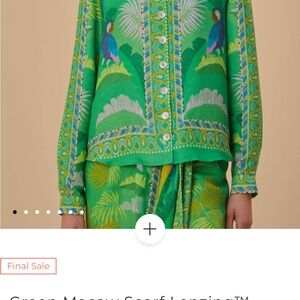 Green Macaw Scarf Lenzing™ Ecovero™ Viscose Shirt Size small